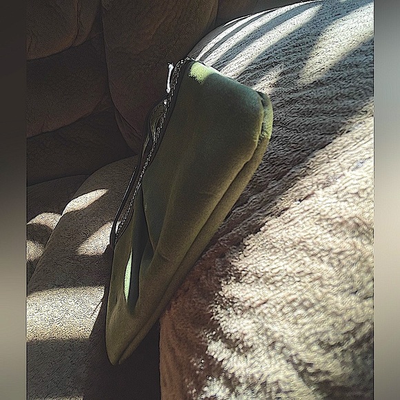 Wristlet Olive Green with Gold Accents β Charming Charlie - Picture 9 of 11